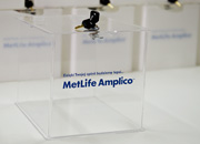 MetLife Amplico - Urna pleksi